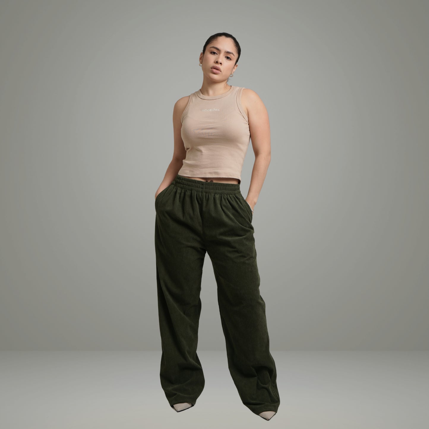 TANKTOP NUDE